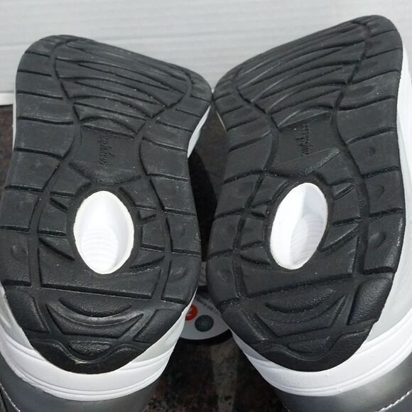 New Easy Spirit Anti Gravity Sneakers...SIZE 9 - Picture 4 of 7